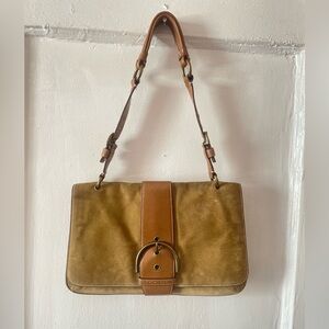 Gorgeous Vintage leather & Swede Coach shoulder bag in camel Colour